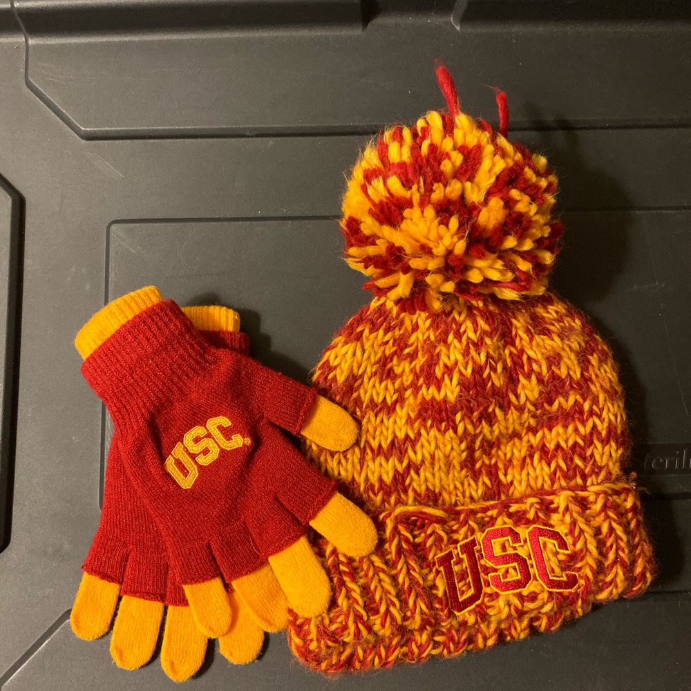 USC hat and gloves